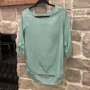 Beautiful Mint Colored Top. Great Condition!